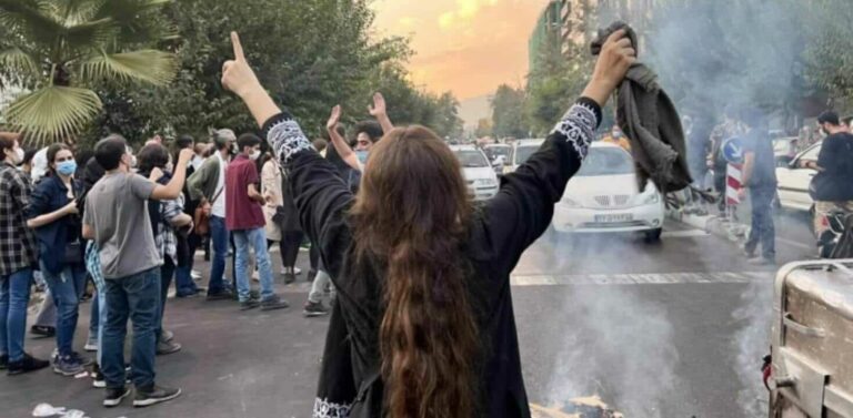 ڕەنگدانەوەی هێزی جەماوەر لە سیمای پەرێشانی ڕژیم لە ساڵیادی شۆڕشی ژینادا