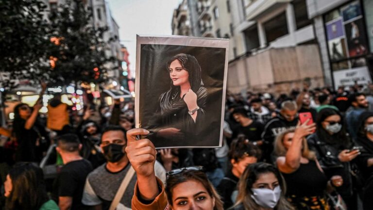 خەڵاتی مافی مرۆڤی ئورووپا بۆ ژینا سەرکەوتنێکی دیکە بۆ شۆڕشی ژن؛ ژیان؛ ئازادی