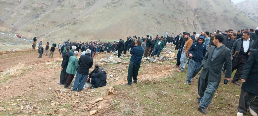 به‌شداری برینی خه‌ڵكی سه‌لاسی باوه‌جانی له‌ مه‌راسمی ناشتنی ته‌رمی “جه‌بار وه‌یسی”