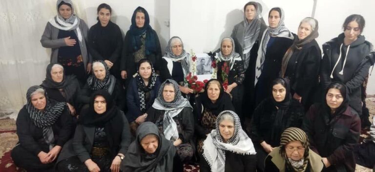 دیداری دایكانی دادخواز له‌گه‌ڵ بنه‌ماڵه‌ی “موحسن مه‌زڵووم” له‌ مهاباد