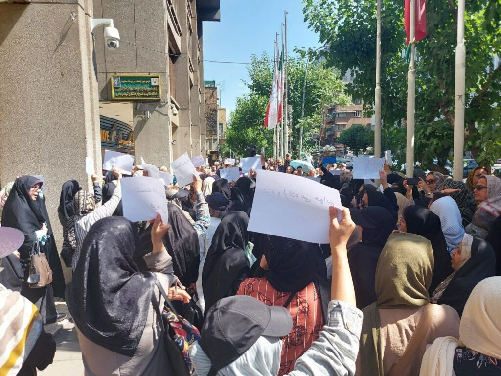 كۆبوونه‌وه‌ی خانه‌نشینكراوانی فه‌رهه‌نگی له‌به‌رده‌م ئامووزش و په‌ر‌وه‌رشی تاران