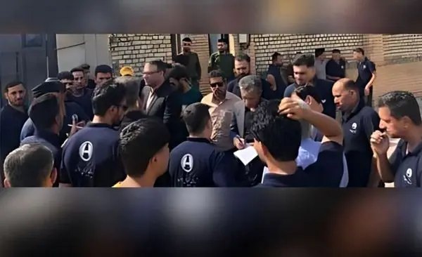كۆبوونه‌وه‌ی كرێكارانی بێكاركراوی كارخانه‌ی ام.دی.اف له‌ شووش