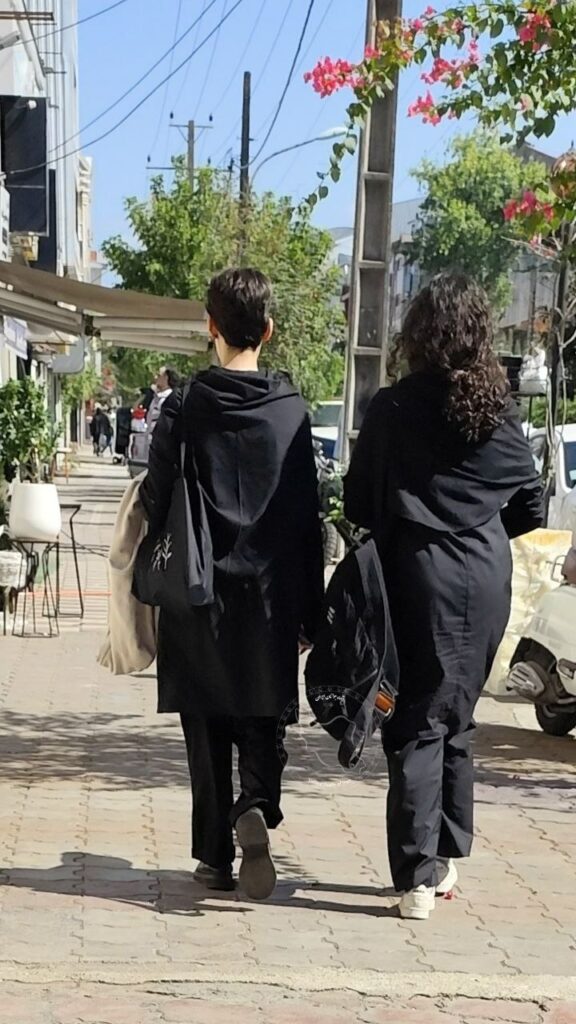 خه‌باتی به‌رده‌وامی ژنانی ئێران دژ به‌ حیجابی ئیجباری
