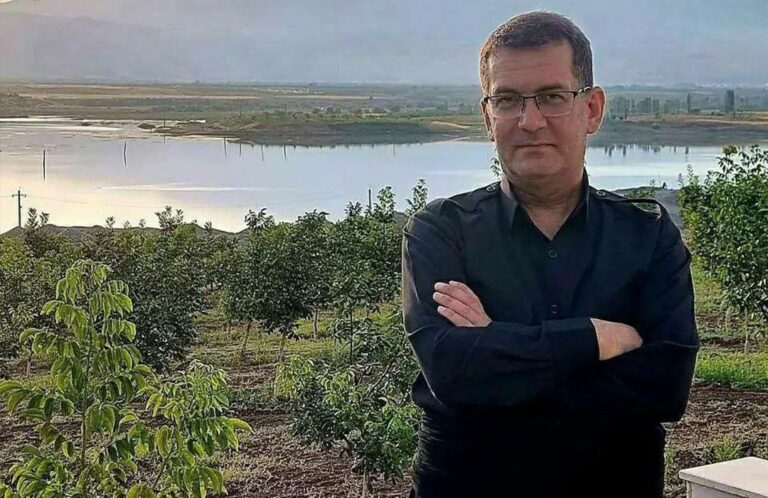 ده‌ستبه‌سه‌ركردنی دكتۆر ڕێبه‌ر مه‌حموودزاده‌ له‌ شاری شنۆ