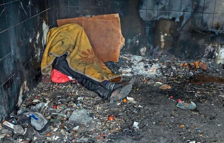 دۆخی خراپی دانیشتووانی گه‌ڕه‌كی ئاقاجان له‌ كرماشان