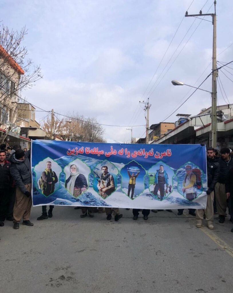 بهڕێوهچوونی مهراسمی ئهسپهردهكردنی شاخهوانانی گیانبهختكردوو له بانه