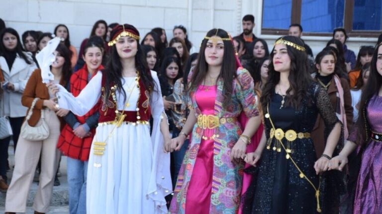 چالاكی ژنانی ڕۆژئاوای كوردستان به‌ بۆنه‌ی ٨ی مارس