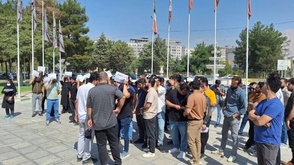 ناڕه‌زایه‌تی په‌ره‌ستارانی پارێزگای كرماشان