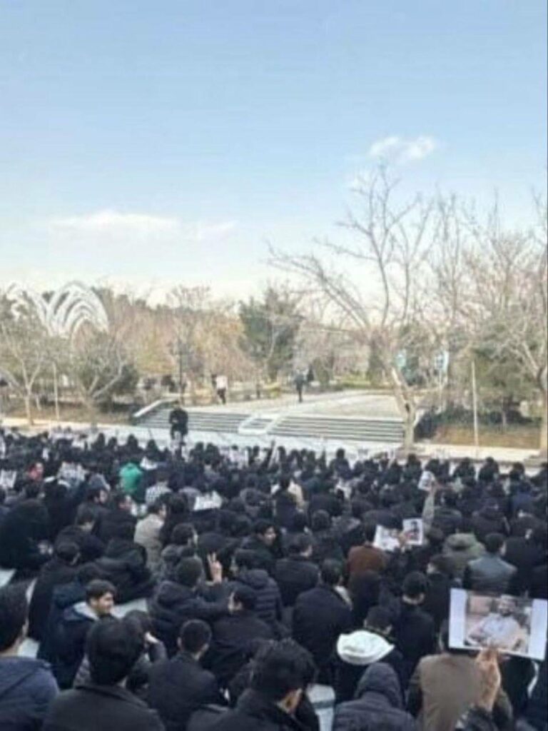 به‌رده‌وامی كۆبوونه‌وه‌ی خوێندكاران له‌ زانكۆكانی ئێران
