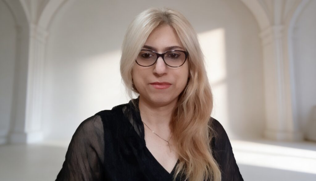 مانگرتنی غەزەڵ مەرزبان لە خواردن لە زیندانی ئێڤین