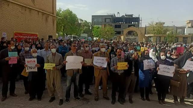 کۆبوونەوەی مۆعەلیمانی شاغڵ و خانەنشینکراو لە شاری تاران