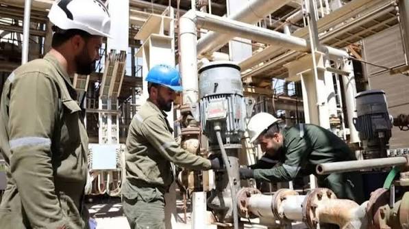 ناڕەزایەتی کرێکارانی ویستگەی گاز لە ئیلام