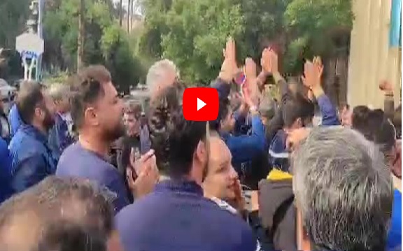 روز شنبه 7 بهمن, کارگران فولاد در برابر استانداری تجمع کردند
