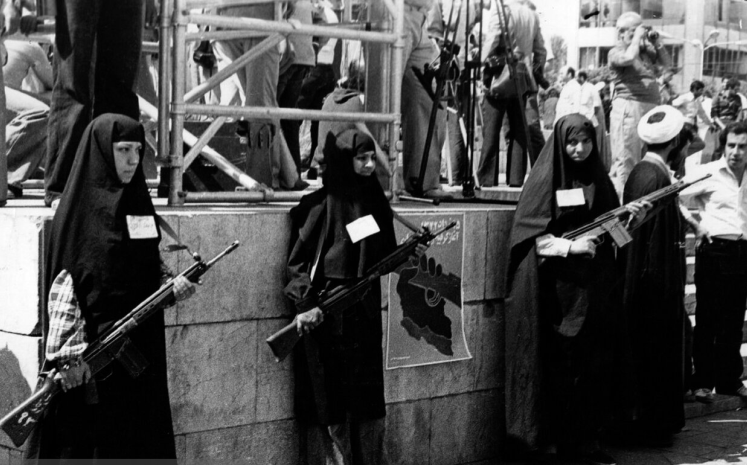 زمینه های اجتماعی شکل گیری انقلاب 1357 ایران و علل شکست آن