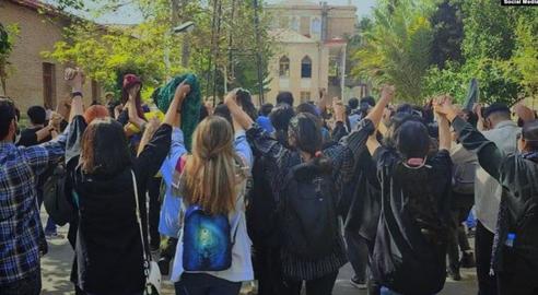 اعتراض شبانه دانشجویان خوابگاه‌ چمران در دانشگاه تهران