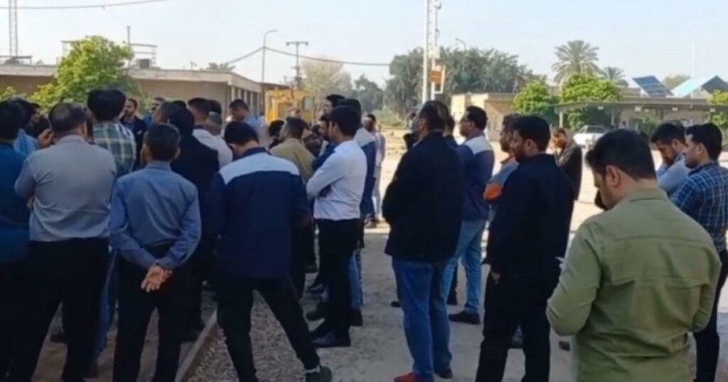 دومین روز تجمع اعتراضی کارگران "ام دی اف" هفت‌تپه