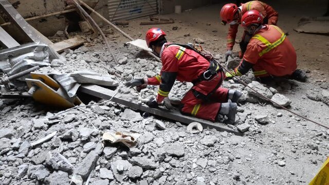 مصدومیت دو کارگر در حوادث کاری جداگانه