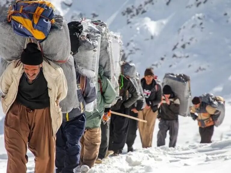 بازداشت دوازده کولبر توسط مرزبانی عراق