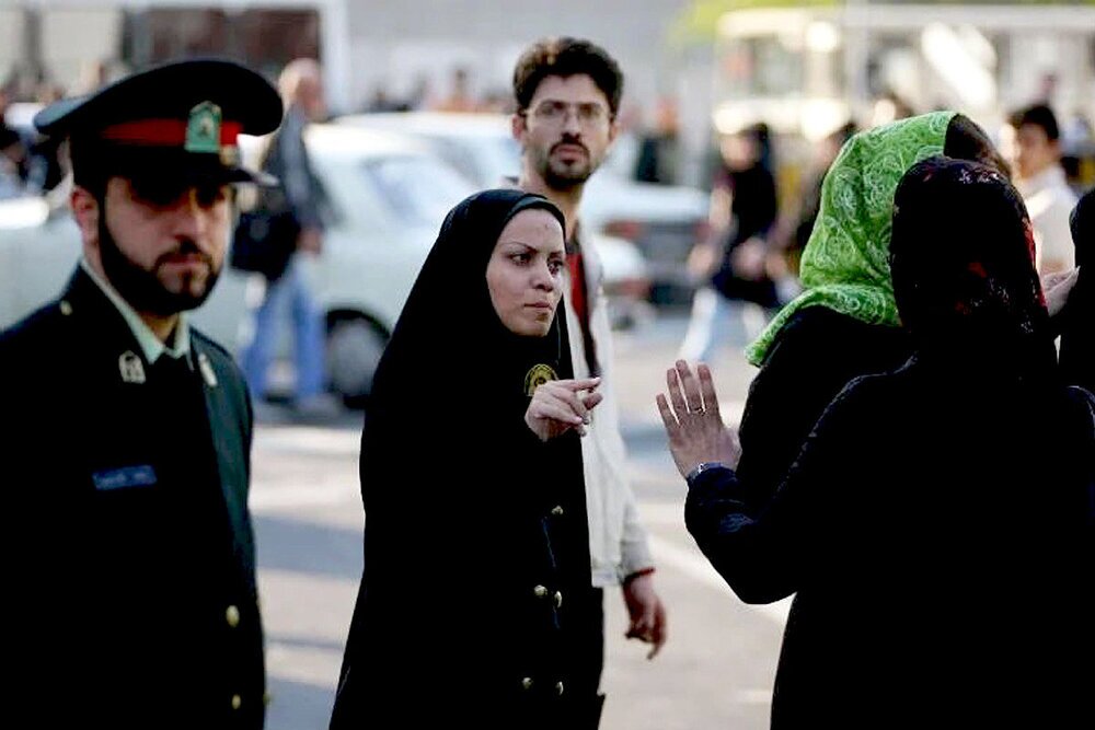 بازگشت گشت حجاب اجباری و فیلمبرداری از زنان در مترو