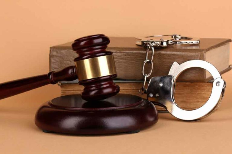 محکومیت هشت شهروند به حبس های طولانی در اهواز