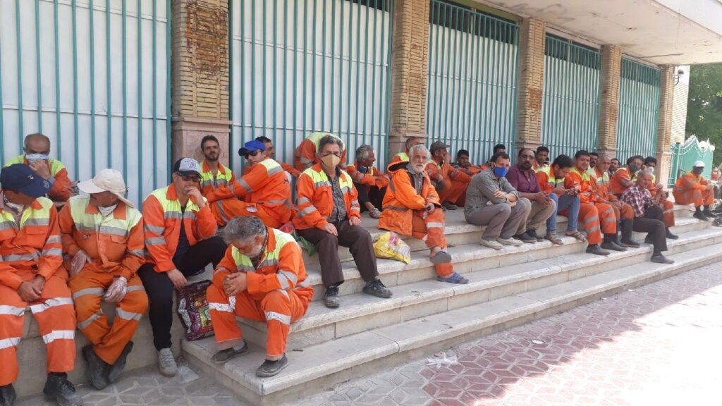 تجمع اعتراضی کارگران شهرداری خاش