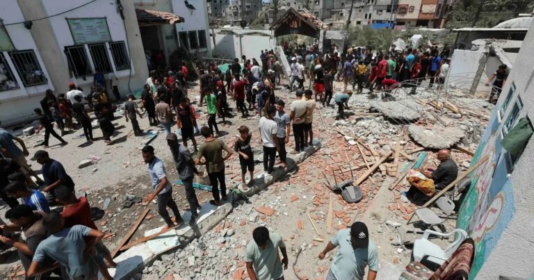 کشته شدن 30 نفر در حمله به محل اسکان آوارگان فلسطینی