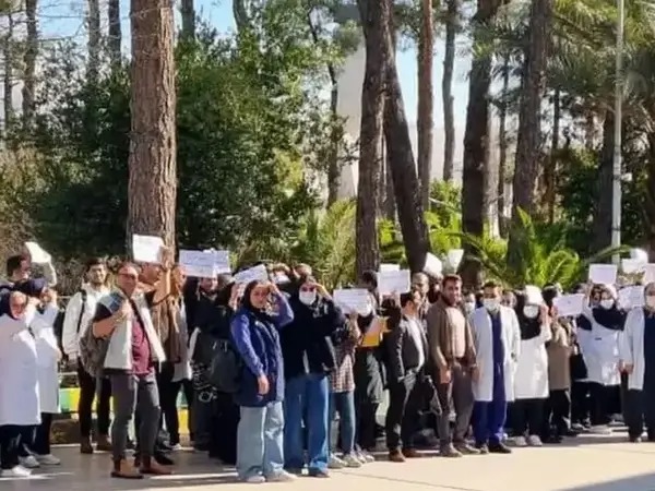 اعتصاب و اعتراض پرستاران و کادر درمان در اصفهان