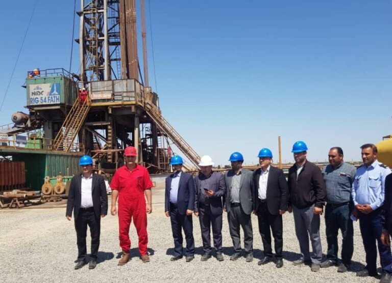 اعتصاب و تجمع کارگران میدان نفتی آذر مهران