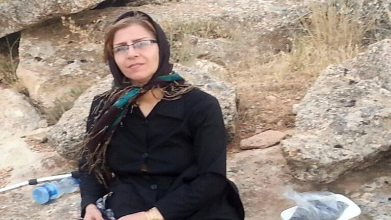 بازداشت و بی‌خبری از سرنوشت منیژه خشنود