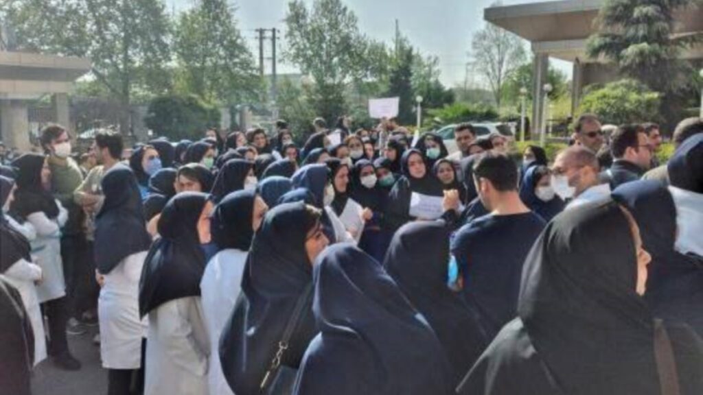 تلاش حراست بیمارستان برای مرعوب ساختن پرستاران اعتصابی شیراز