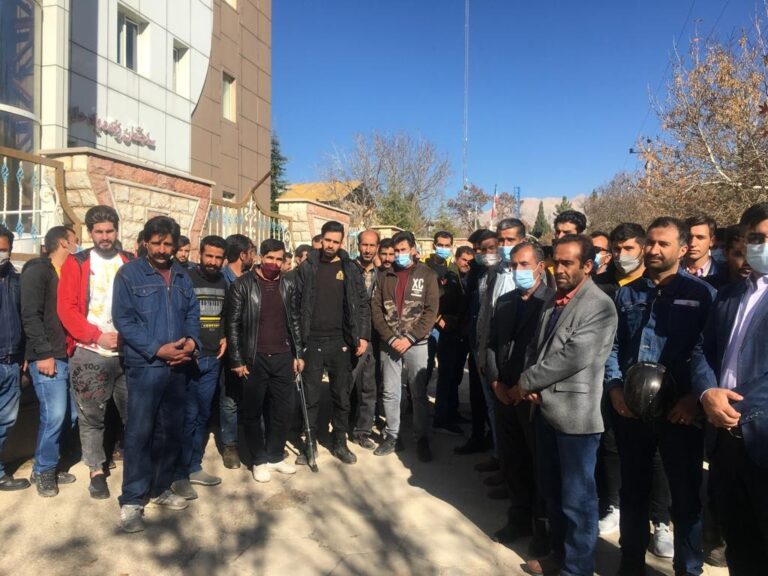تداوم اعتصاب کارگران کارخانه فولاد انزلی