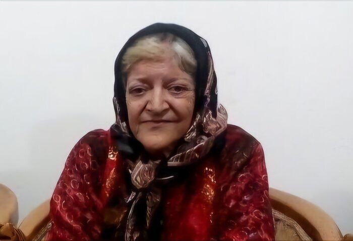 تشییع پیکر فتانه ولیدی خواننده پیشکسوت بر دوش زنان سنندج