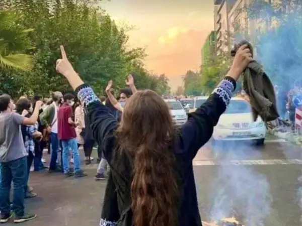 فراخوان اعتصاب سراسری در دومین سالروز جنبش انقلابی