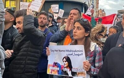   پاسخ اسرائیل در شرایط بن بست سیاسی ـ پس از یک ماه جنگ روانی، حملات هواپیماها و موشک های اسرائیلی به پاره ای از مراکز نظامی جمهوری اسلامی در بامداد شنبه ۵ آبان برابر با ۲۶ اکتبر انجام گرفت. وسعت این عملیات و نتایجی که به بار آورده علیرغم ادعاهای دو طرف، هنوز قابل اندازه گیری مستقل نیست. ا