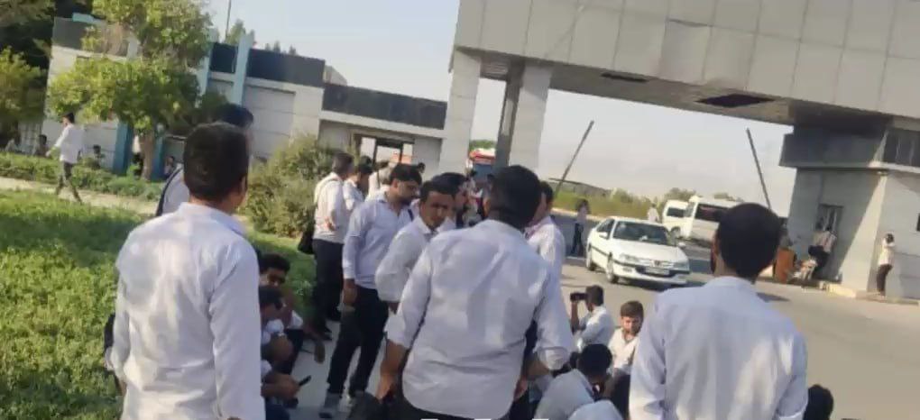 اعتراض کارگران کارخانه سیمان لامرد در استان فارس