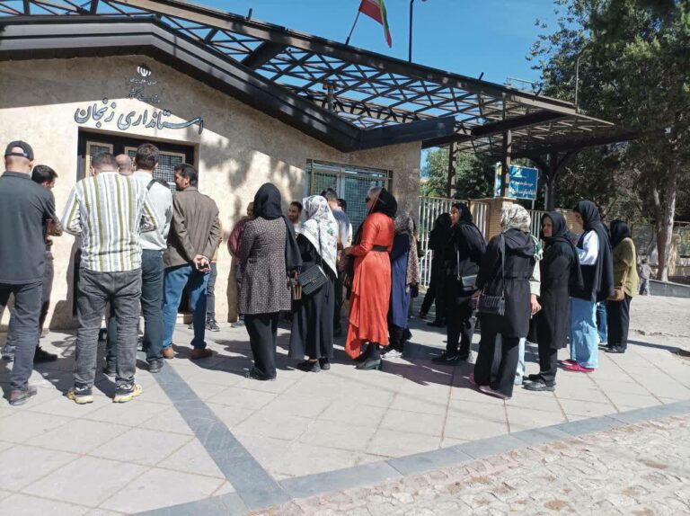 تجمع اعتراضی متقاضیان مسکن ملی در زنجان