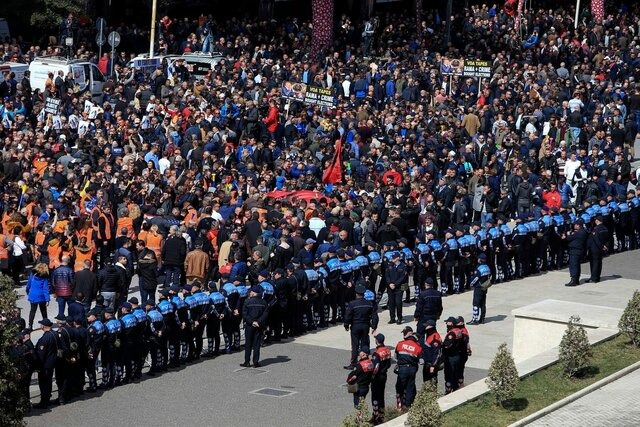 تداوم اعتراضات گسترده ضد دولتی در پایتخت آلبانی