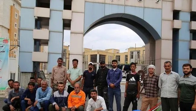 اعتراض کارگران شرکتی شهرداری دو گنبدان