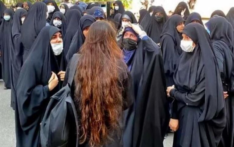 افزایش فشارها بر زنان با راه اندازی کلینیک تخصصی ترک بی حجابی