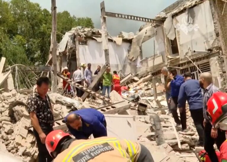 بمباران زندان اوین: انسانیت در برابر توحش