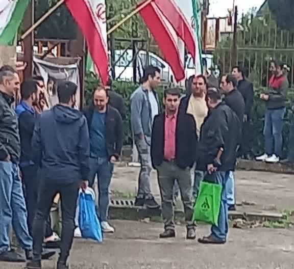 تجمع اعتراضی کارگران ایران پوپلین رشت
