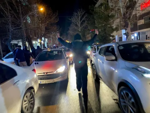 پرتاب گاز اشکآور به بیمارستان سینا و تشدید سرکوب