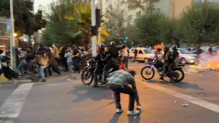 شناخت ماشین سرکوب جمهوری اسلامی و راههای فلج کردن آن
