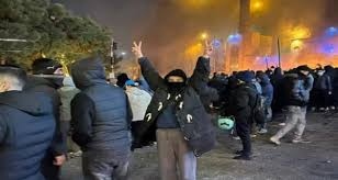 تداوم بازداشتها و تشدید محدودیتها در ایران