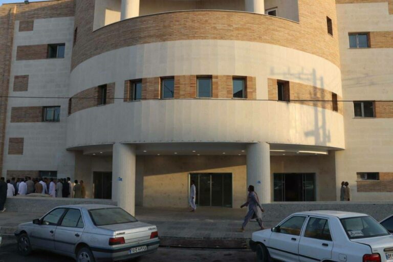 نارضایتی کارگران پروژه ساخت بیمارستان سوانح و سوختگی در ایرانشهر