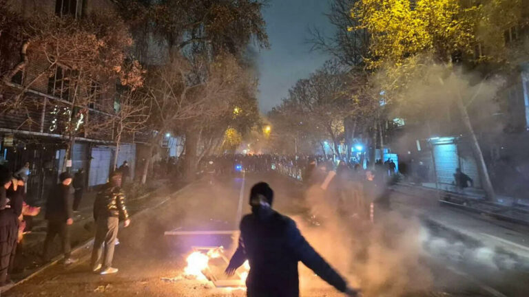 بازداشت ۳۱ نفر در ارتباط با اعتراضات دیماه در سیرجان
